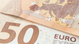 Le FMI prévoit un excédent de 0,2 % cette année et un solde nul en 2026. Et le gouvernement ?