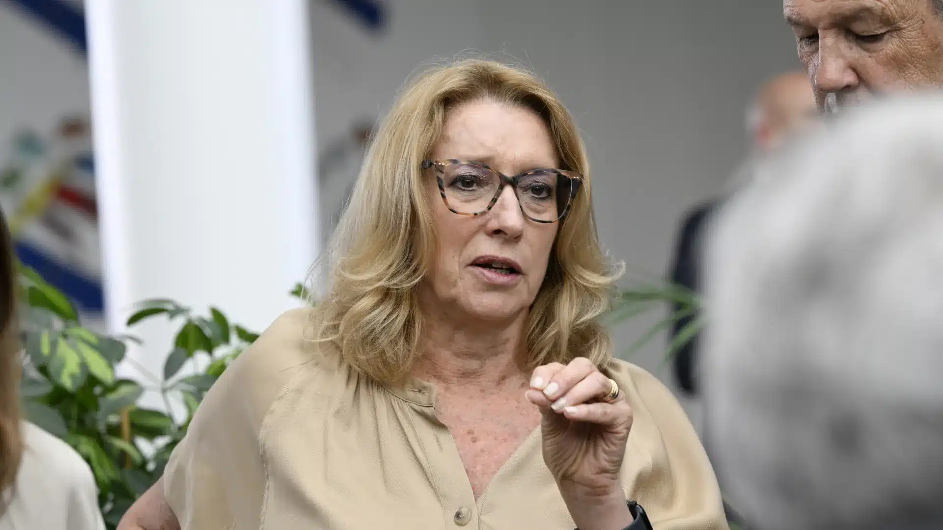 Le gouvernement garantit qu'il n'y a "rien relatif à la privatisation des pensions".