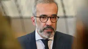 Le gouvernement ne devrait avoir un contact direct avec les Portugais détenus que dimanche.