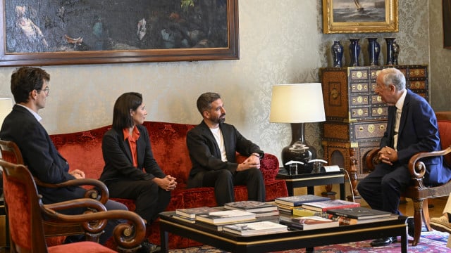 Le gouvernement ne sait pas comment vont les Portugais, mais sait qu'ils sont "dans un port".