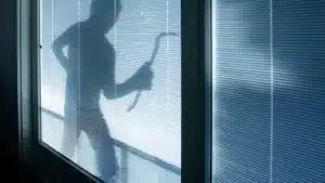 Le ministère public accuse deux hommes de braquages de banques qui ont rapporté 548 mille euros.