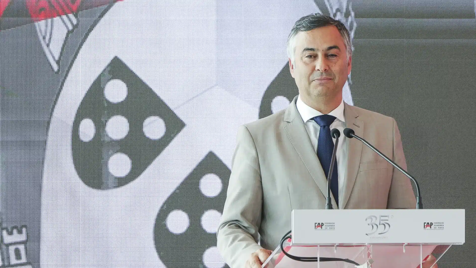 Le ministre défend une agence supérieure indépendante (mais avec un mandat clair).