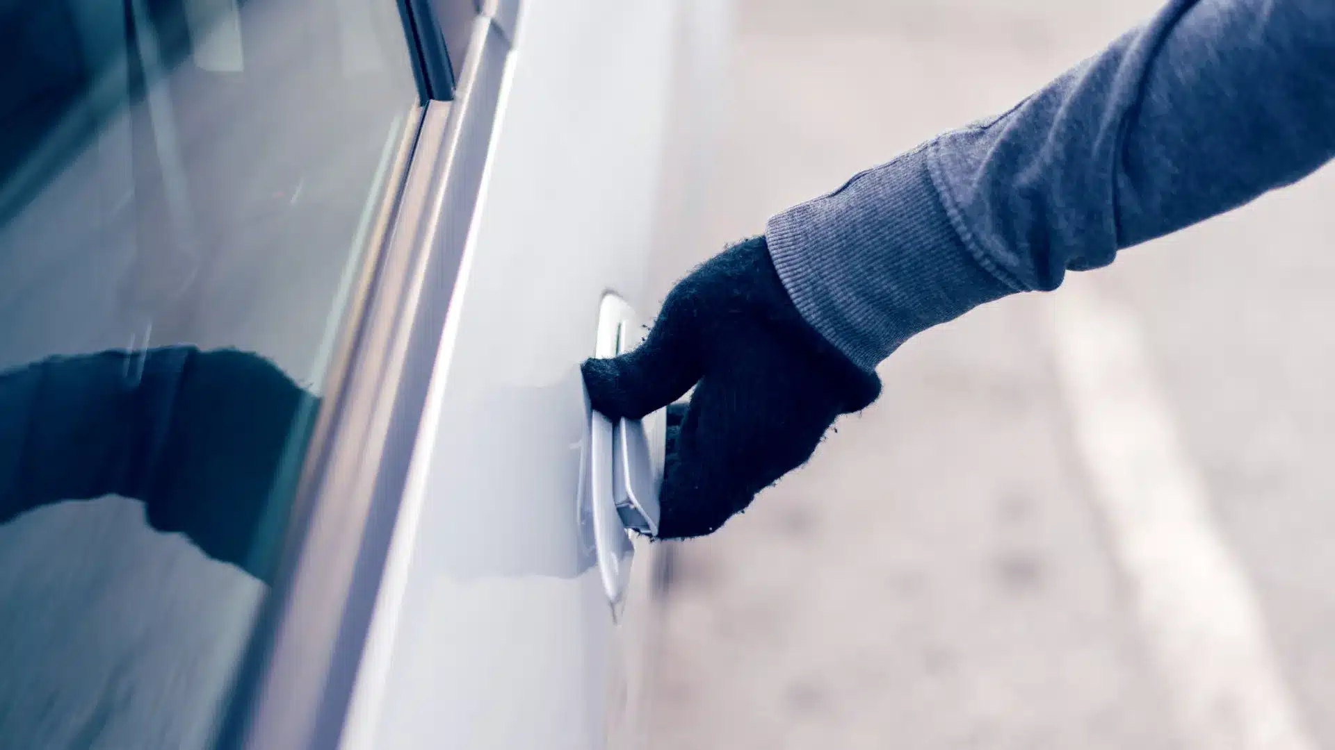 Le père de Rubiães (et je ne suis pas) est victime d'un vol. La voiture a subi des "dégâts".