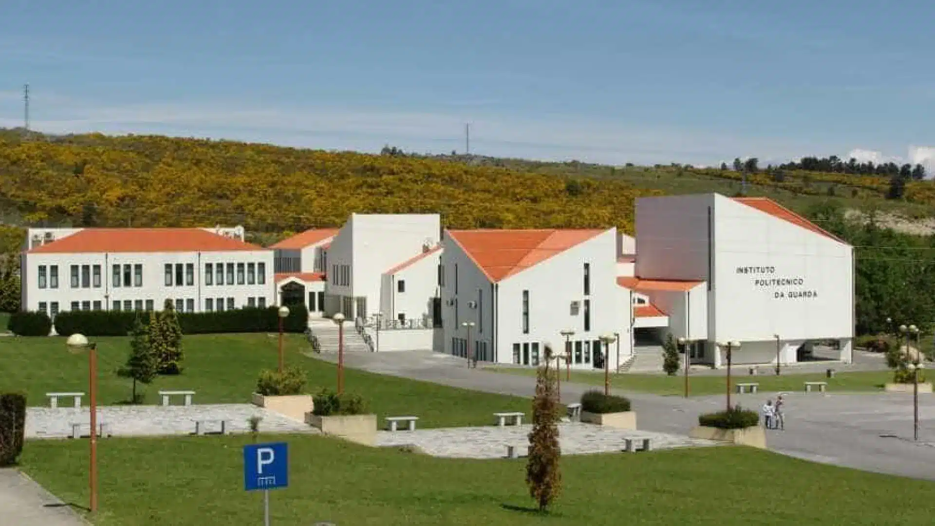 Le Politécnico da Guarda défie les seniors de revenir aux études.
