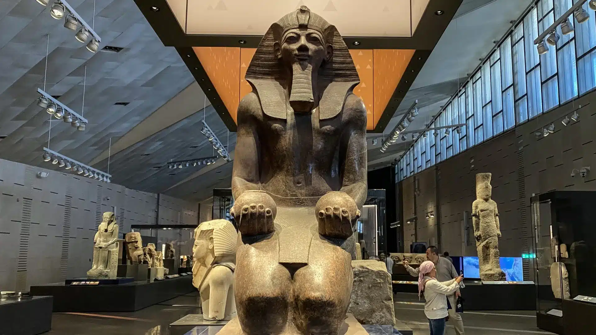 L'Égypte inaugure un musée pharaonique géant avec 5 000 ans d'histoire.