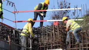 Les contrats de travaux publics signés jusqu'en septembre ont presque doublé