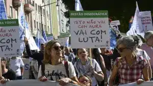 Les enseignants demandent une "augmentation réelle des salaires" sans perte de pouvoir d'achat.