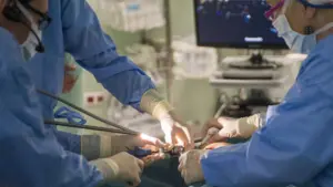 Les hôpitaux ont recruté 793 nouveaux médecins (environ la moitié des postes).