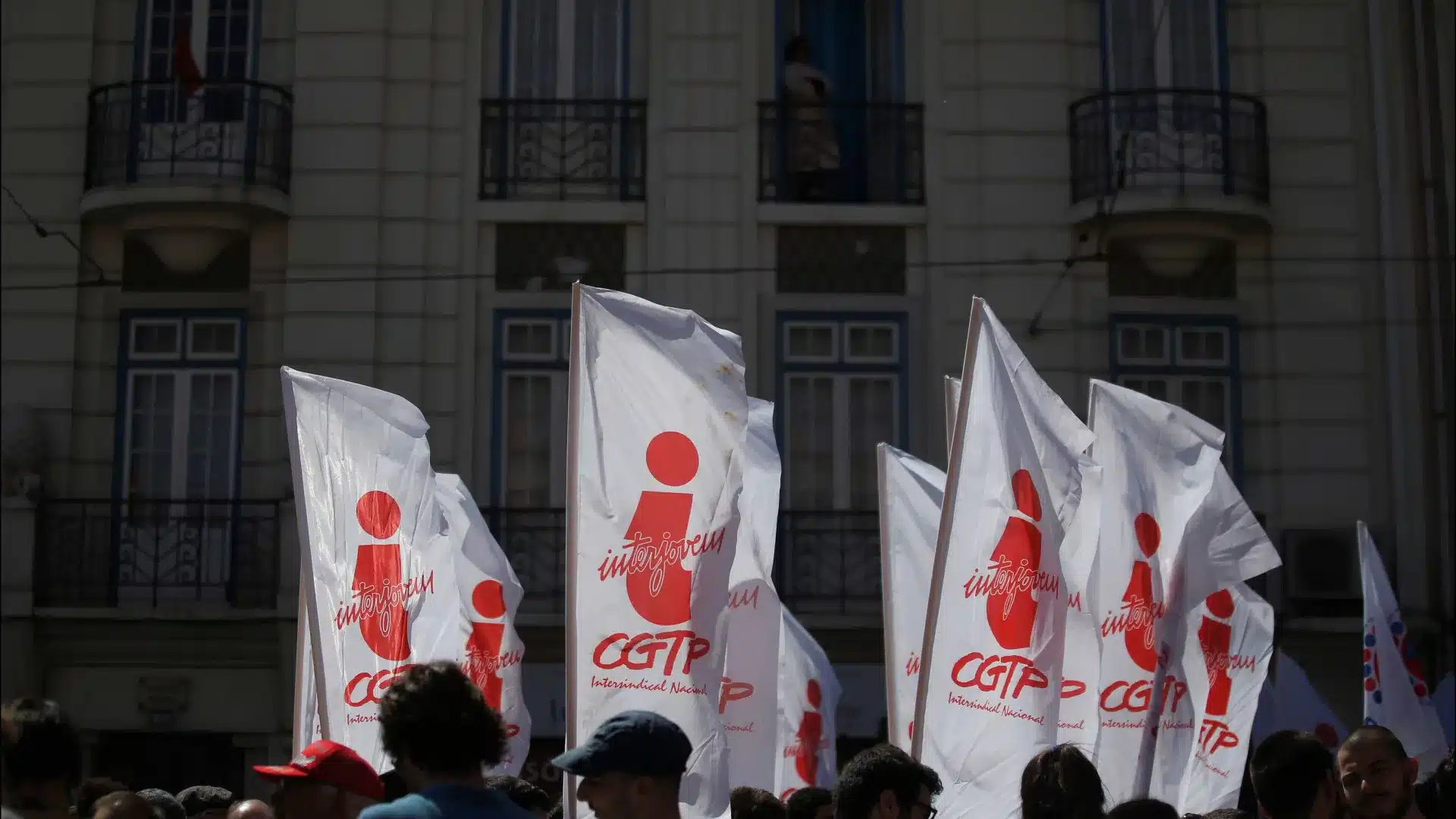 Les jeunes chômeurs sont réduits à une réserve de main-d'œuvre bon marché.