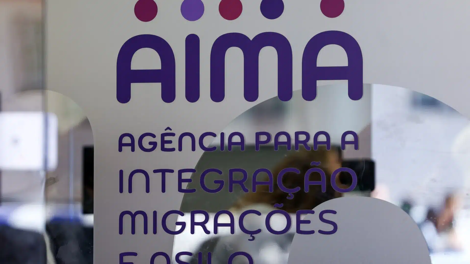 Les juges alertent le gouvernement sur le danger réel des processus artificiels de l'AIMA.