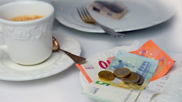 Les restaurants sont-ils obligés d'avoir des toilettes? Et peuvent-ils facturer pour leur utilisation?