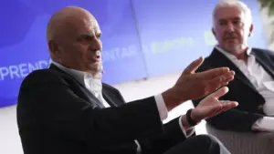 "Les sondages sont importants et très mal exploités" par les médias.