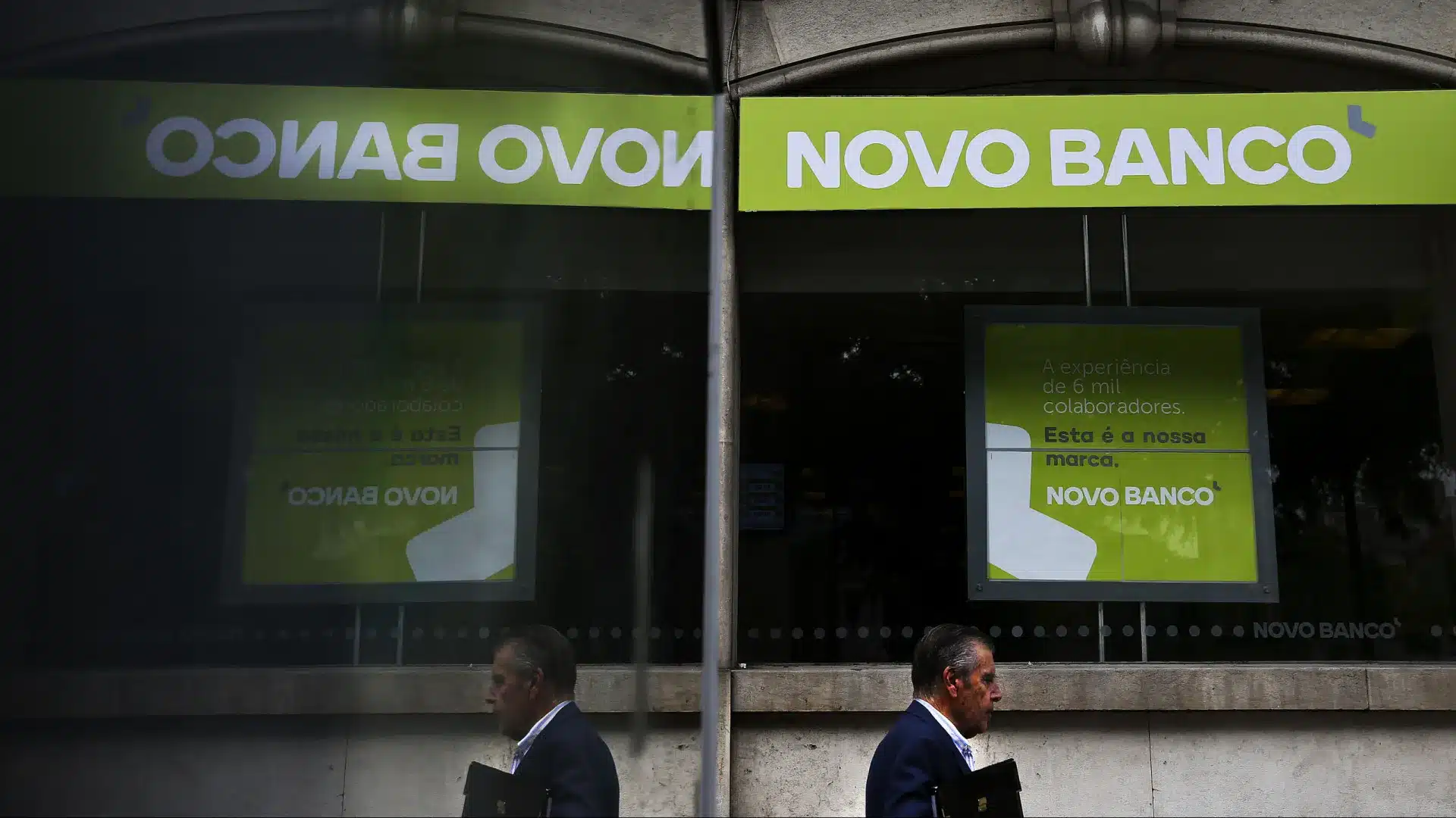 Les travailleurs de Novo Banco exigent une prime de deux mois de salaire après la vente.
