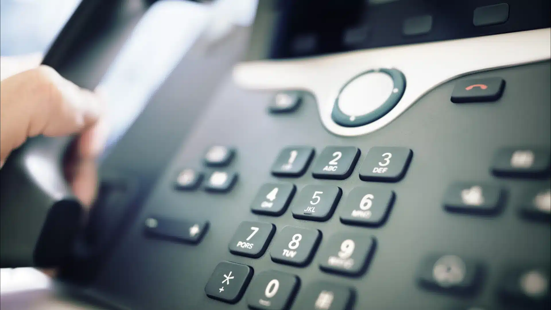 Ligne de prévention du suicide avec plus de 2 000 demandes en un mois