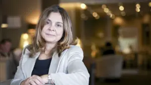 L'objectif est d'économiser 100 millions avec des travailleurs temporaires, mais en 2026 ce sera 29 millions.