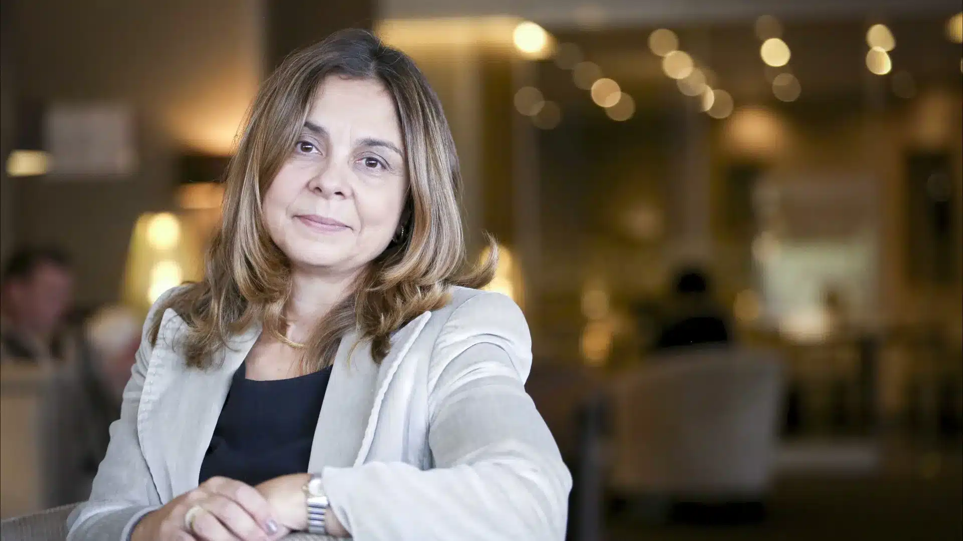 L'objectif est d'économiser 100 millions avec des travailleurs temporaires, mais en 2026 ce sera 29 millions.