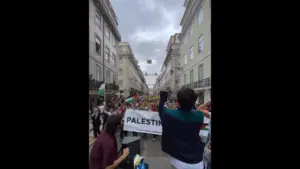 Manifestation pro-Palestine rassemble des milliers de personnes dans le centre de Lisbonne. Voici les images.