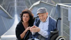 Manuel a réalisé son souhait d'anniversaire et a traversé le pont suspendu d'Arouca à 104 ans.