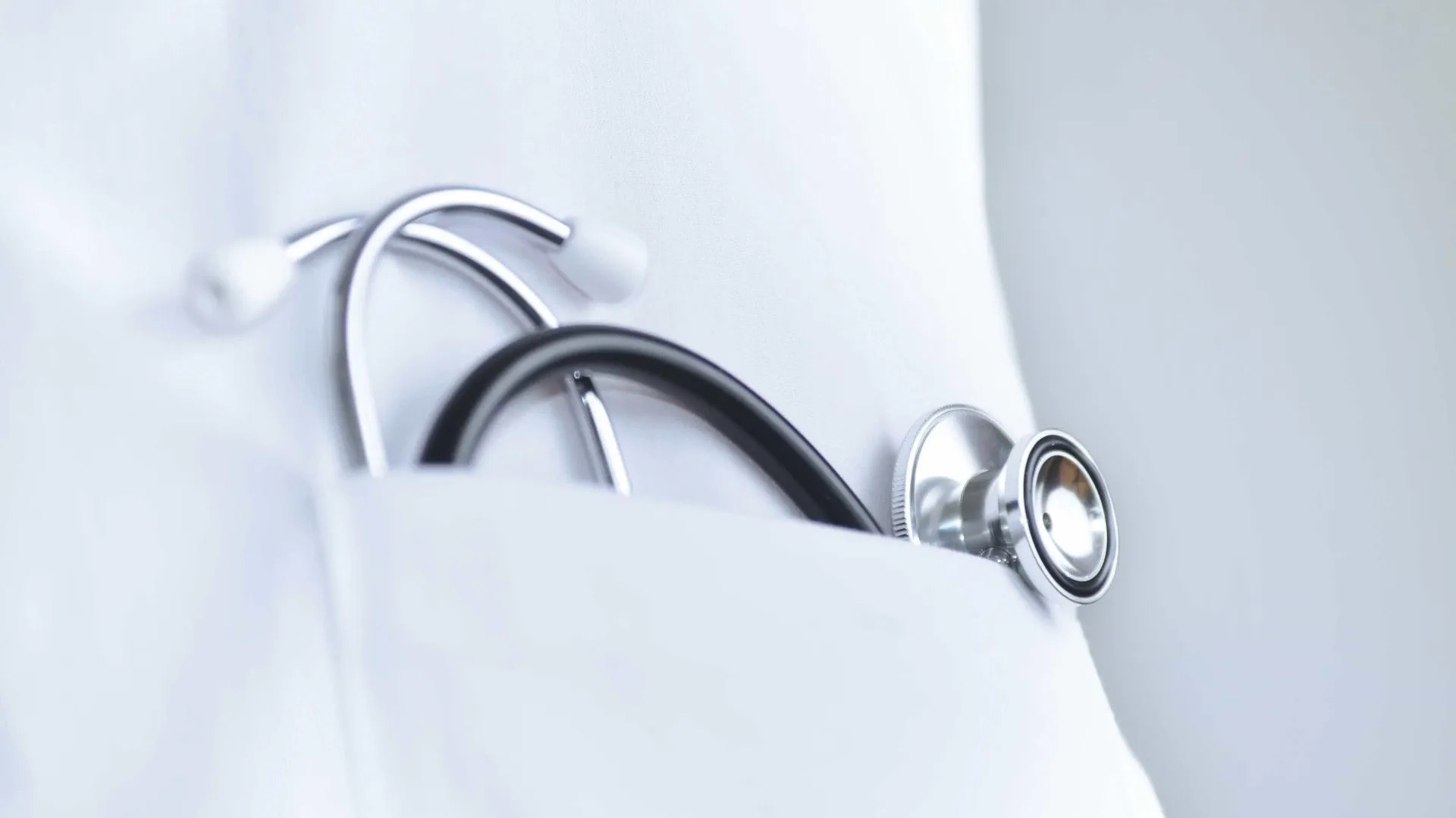 Médecin et infirmier condamnés après la mort d'un patient allergique à la pénicilline.