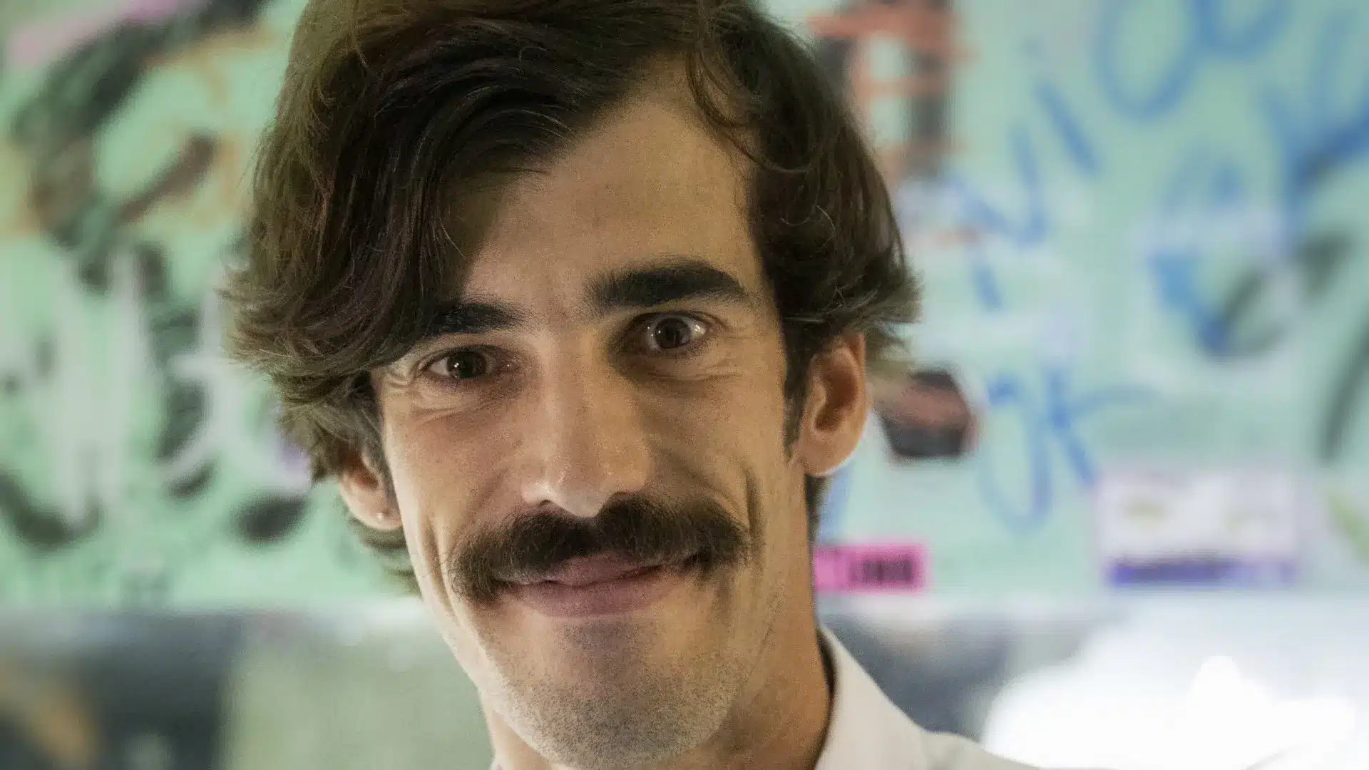 "Notre illettrisme nous rend perméables au délire des extrémistes."