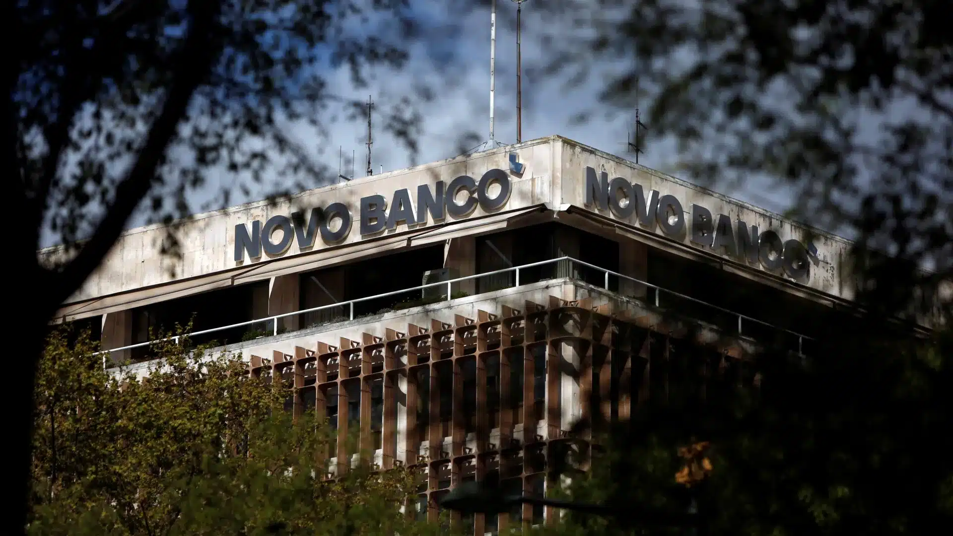 Novo Banco : Les travailleurs demandent une audience au gouvernement pour exiger des primes