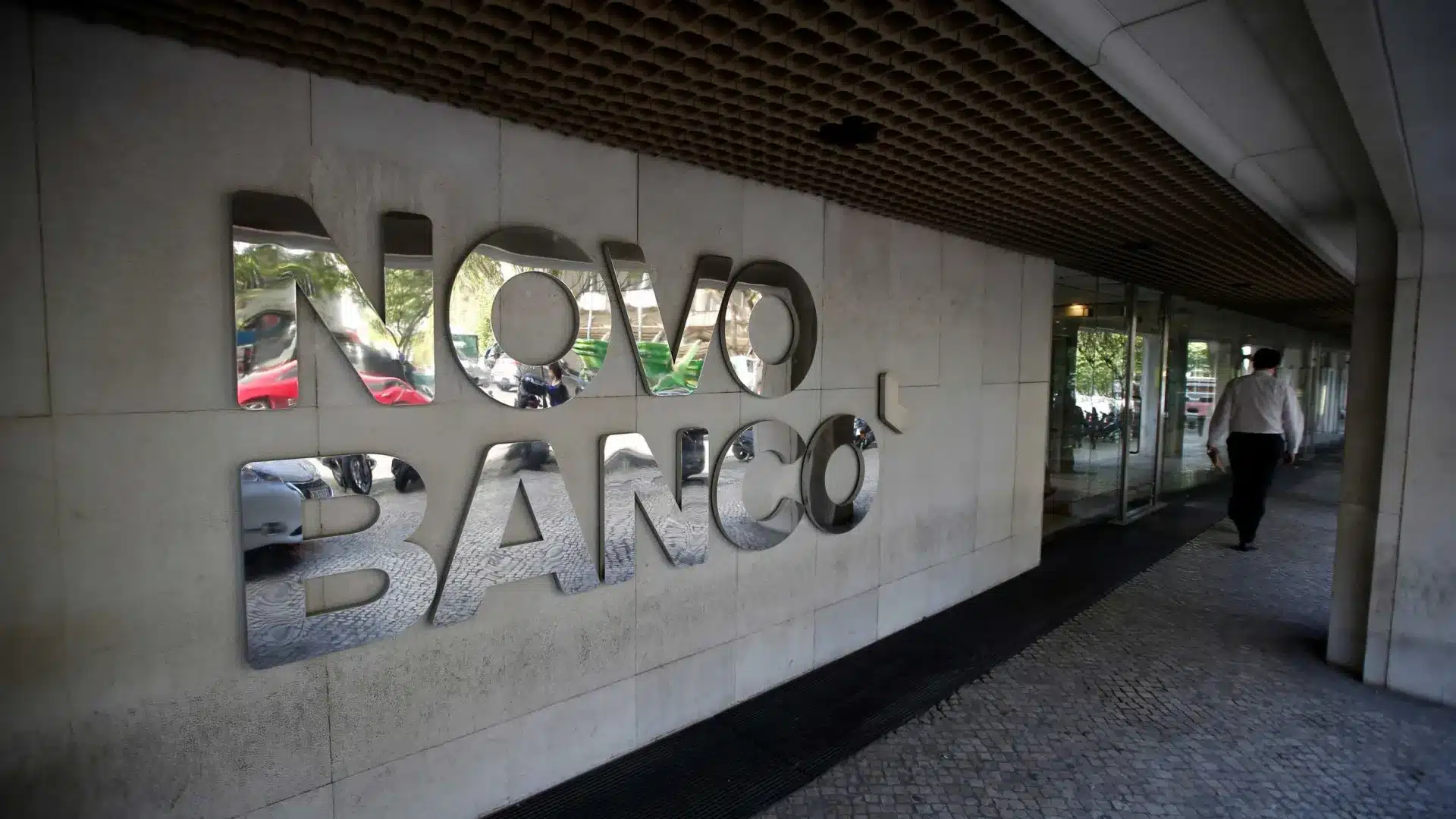 Novo Banco va-t-il rester une "banque portugaise" ? Le PDG de BPCE répond
