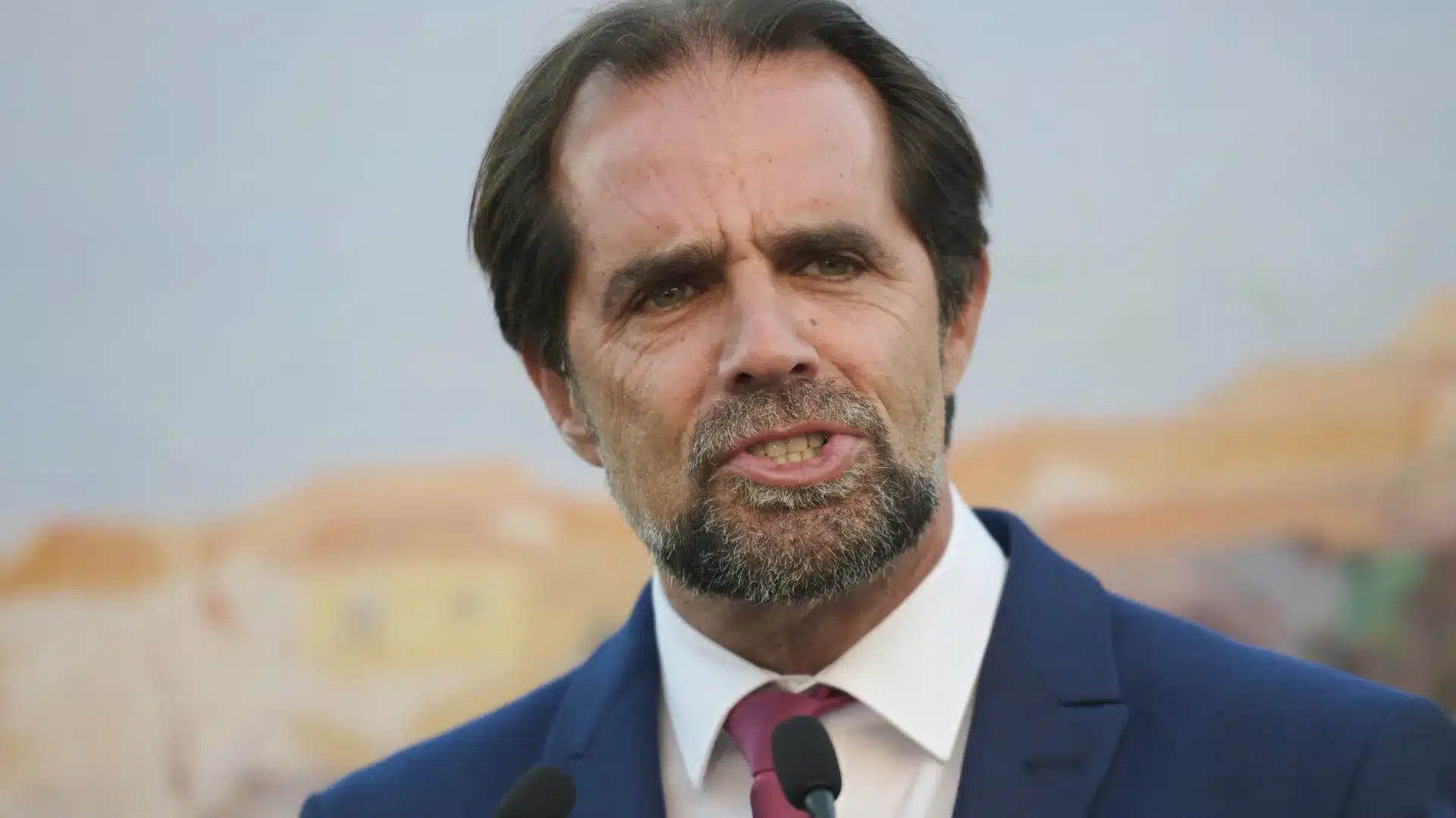 OE : Albuquerque dit que la proposition respecte ce qui a été convenu avec Madère.