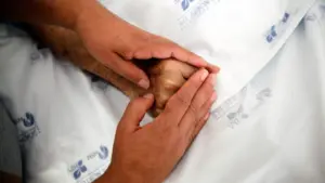 OE : L'association réclame des mesures et un financement spécifique pour les soins palliatifs.