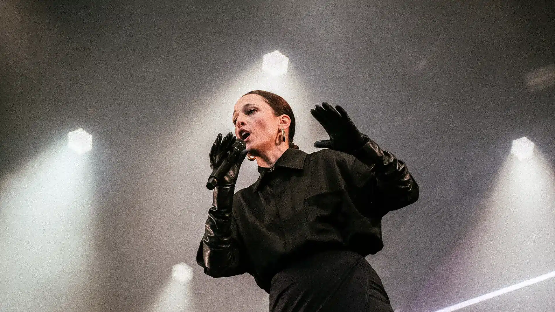 "On meurt beaucoup d'amour dans le fado, mais résister est quelque chose qui m'intéresse."
