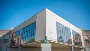 Patients urgents avec une attente supérieure à 15h à l'hôpital Amadora-Sintra.