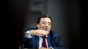 Paz Ferreira dit que le Portugal doit revendiquer de l'argent de l'Europe pour les îles.