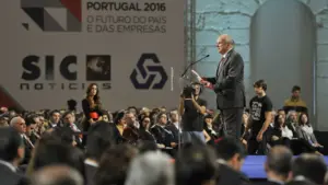 Pinto Balsemão est décédé. Le gouvernement envisage de décréter un jour de deuil national.