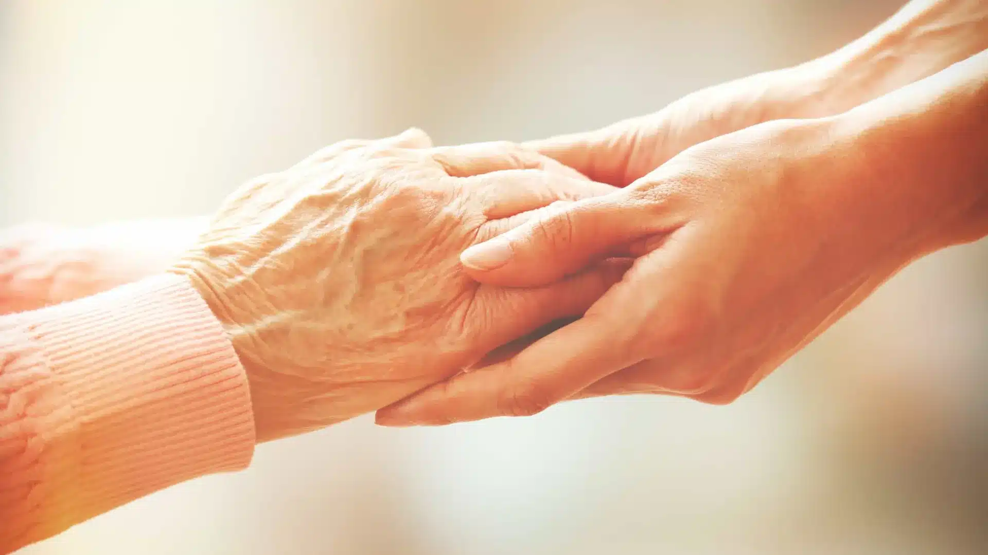 Plus de 18 000 aidants informels reconnus, la majorité en surcharge.