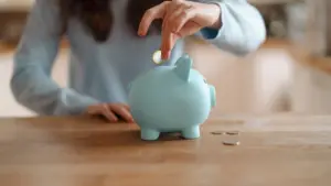 Plus d'un tiers des Portugais épargnent tous les mois. Combien ?