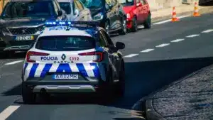 Poignardé sa compagne avec une "clé à étoile". Placé en détention provisoire.