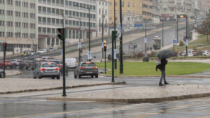 Préparez-vous avec le parapluie ! Découvrez comment sera le temps demain.