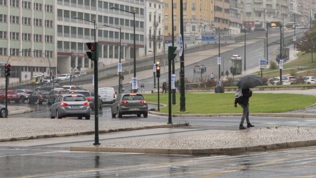 Préparez-vous avec le parapluie ! Découvrez comment sera le temps demain.