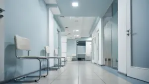 Près de 40 % des centres de santé signalent un manque de professionnels.