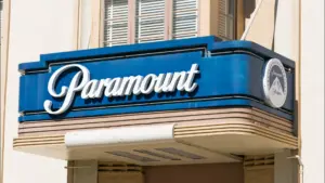 Près de mille employés du studio de cinéma Paramount Pictures ont été licenciés.