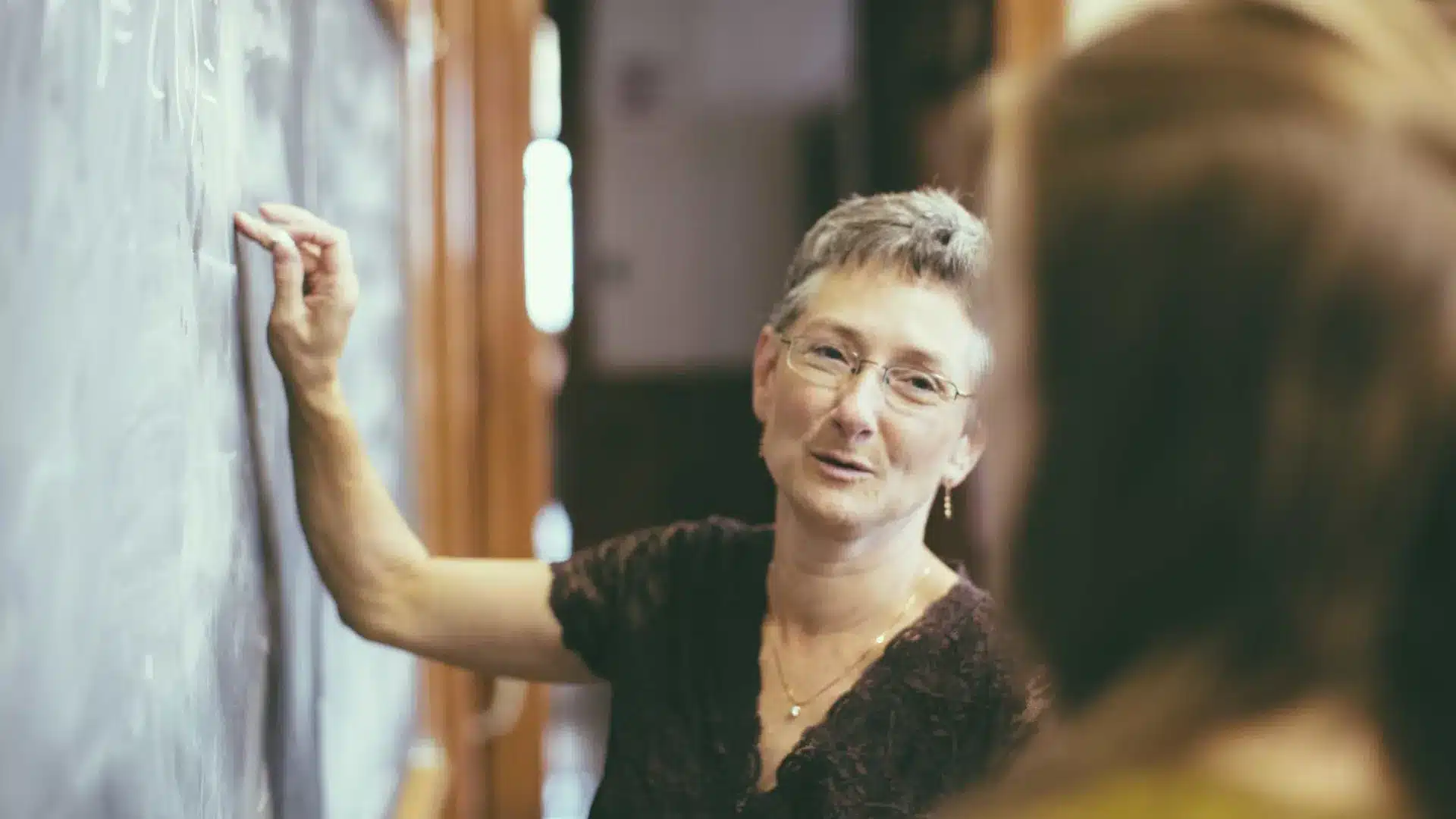 Près de mille enseignants ont reporté leur retraite et enseignent dans les écoles.