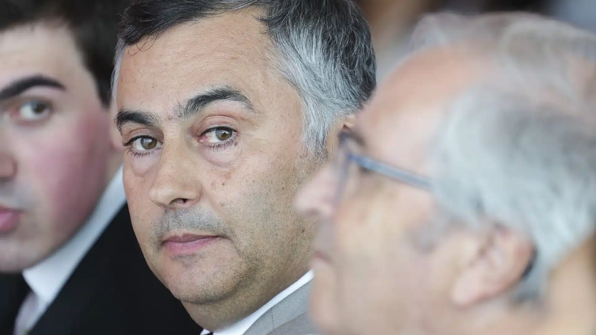 Régions autonomes ? Le ministre reconnaît les "spécificités" des universités.