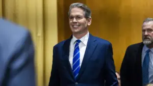 Succession de Powell à la tête de la Fed compte cinq candidats.