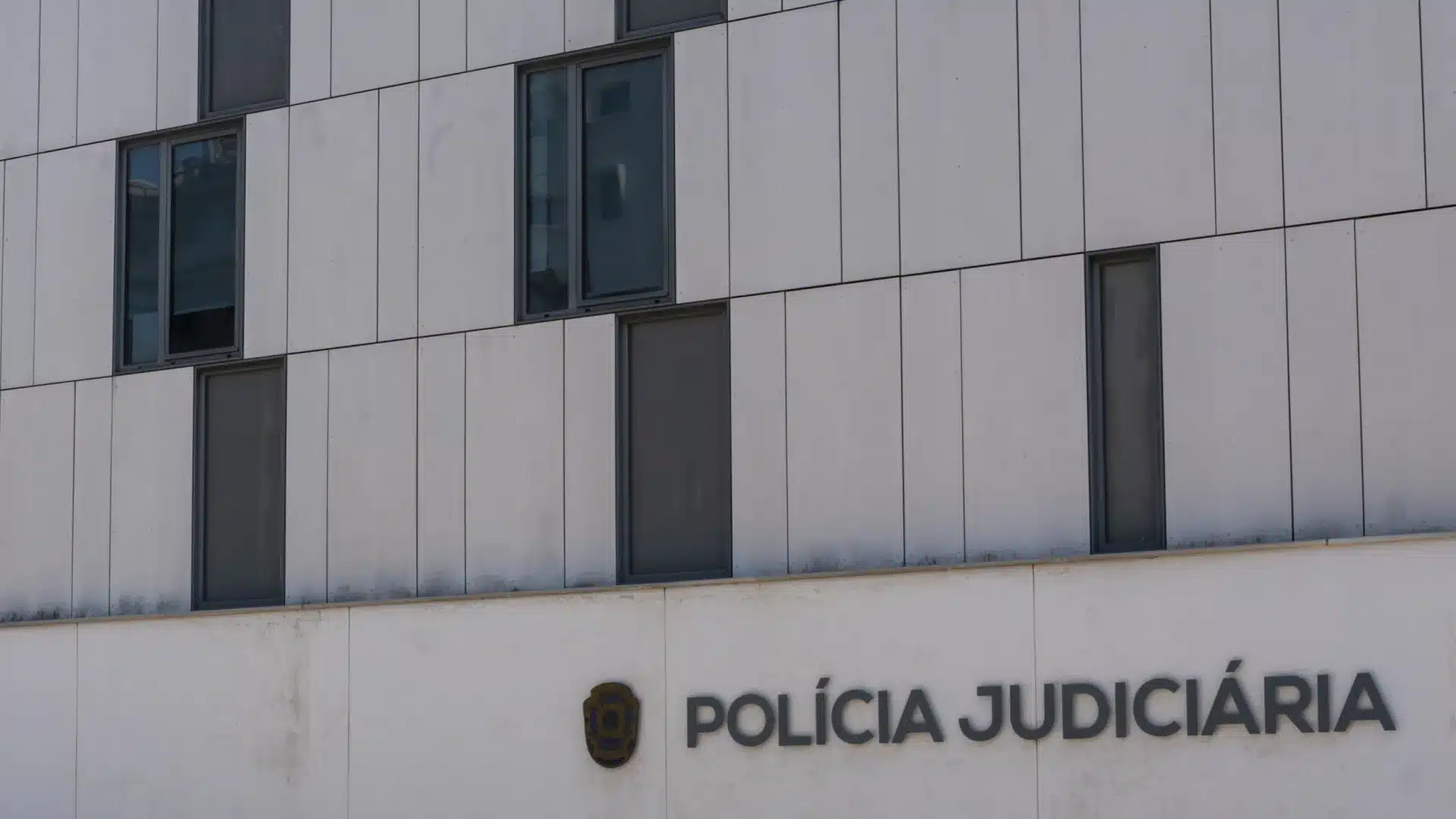 Un homme de 27 ans arrêté pour avoir violé une "amie d'enfance" à Amadora.