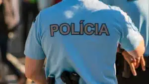Un jeune de 18 ans a été blessé par balle près d'une discothèque à Leiria. Il est ensuite allé à la PSP.