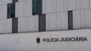 Une sapeuse forestière met le feu à Alvaiázere et est arrêtée par la PJ.