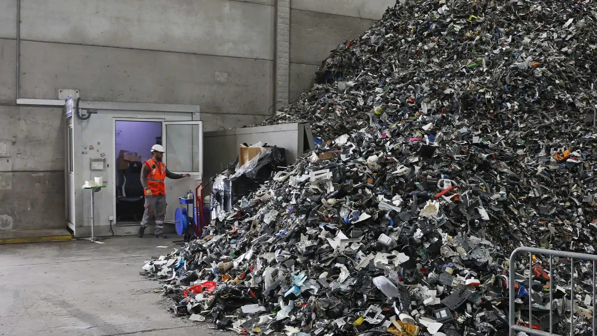 Zéro signale la pollution des déchets électriques et électroniques au Portugal.