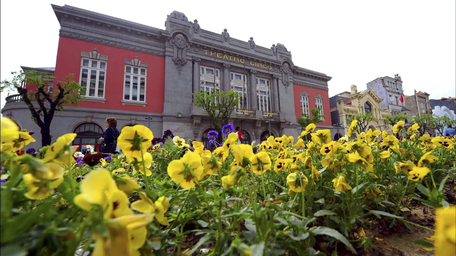 A Garota Não, Yerai Cortés, Luca Argel et Nina Laisné au Theatro Circo