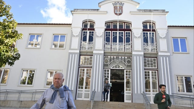 Accusé d'agresser des employés à la Chambre de Torres Vedras s'excuse.