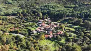 Aldeia de Póvoa Dão à Viseu aux enchères. Prix de départ de près de 1,7 million.