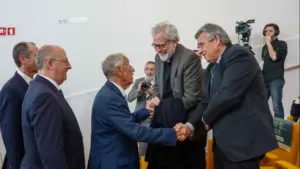 António Barreto souligne la contribution de la CAP à la liberté et au droit d'association.